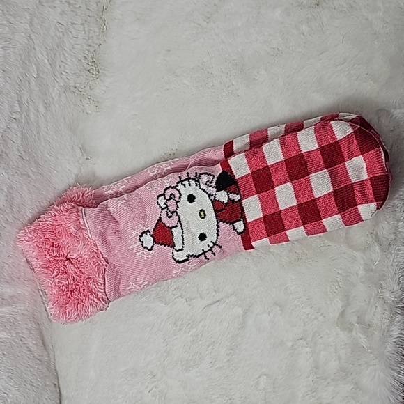 Hello Kitty Christmas Slipper Socks Shoe size 4-10 - Picture 1 of 4